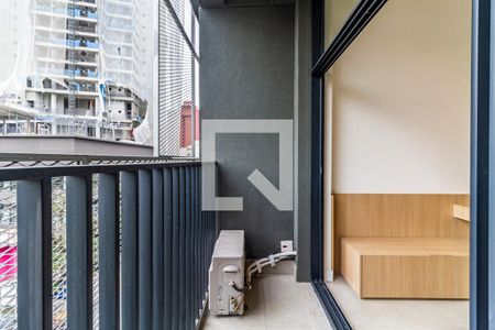 Varanda de kitnet/studio à venda com 1 quarto, 30m² em Pinheiros, São Paulo