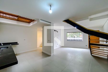 Sala de casa para alugar com 2 quartos, 107m² em Água Rasa, São Paulo