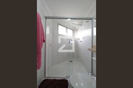 Banheiro de apartamento à venda com 1 quarto, 52m² em Centro, Campinas