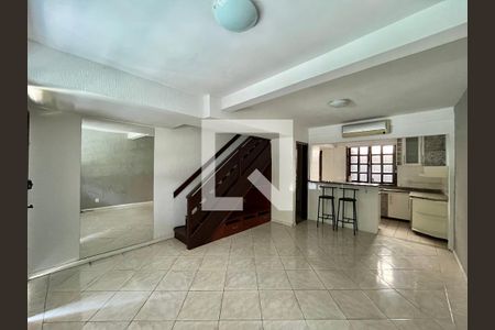 Sala de casa de condomínio para alugar com 2 quartos, 80m² em Pechincha, Rio de Janeiro