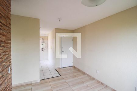 Sala de apartamento para alugar com 2 quartos, 40m² em Cerâmica, Nova Iguaçu