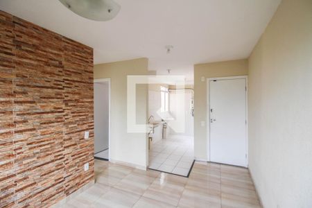 Sala de apartamento para alugar com 2 quartos, 40m² em Cerâmica, Nova Iguaçu