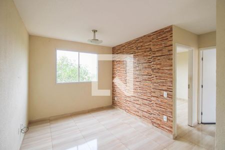 Sala de apartamento para alugar com 2 quartos, 40m² em Cerâmica, Nova Iguaçu