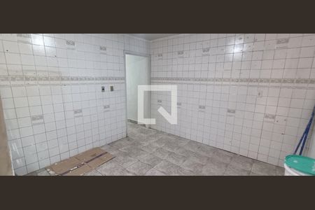 Cozinha de casa para alugar com 1 quarto, 60m² em Jardim Rosana, São Paulo