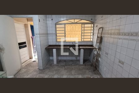 Cozinha de casa para alugar com 1 quarto, 60m² em Jardim Rosana, São Paulo