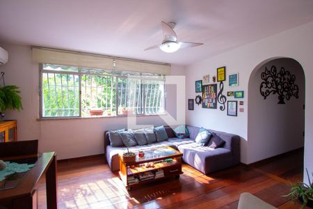 Sala de apartamento para alugar com 3 quartos, 90m² em Santa Rosa, Niterói