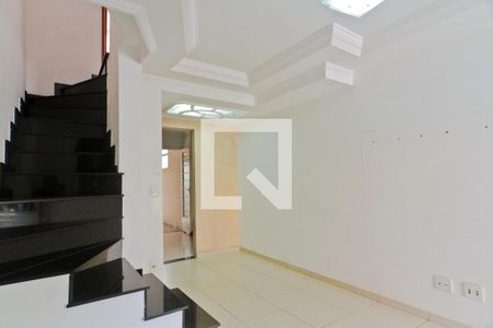 Sala de casa de condomínio para alugar com 2 quartos, 78m² em Jaraguá, São Paulo