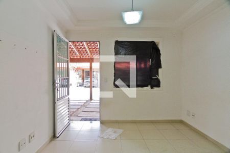 Sala de casa de condomínio para alugar com 2 quartos, 78m² em Jaraguá, São Paulo