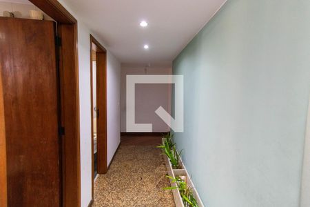 Corredor  de apartamento à venda com 4 quartos, 240m² em Ingá, Niterói