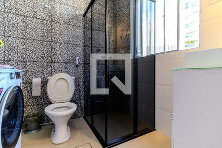 Banheiro de apartamento para alugar com 2 quartos, 44m² em República, São Paulo