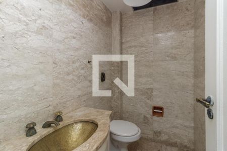 Lavabo de apartamento para alugar com 4 quartos, 288m² em Higienópolis, São Paulo