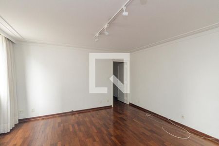 Sala de TV de apartamento para alugar com 4 quartos, 288m² em Higienópolis, São Paulo