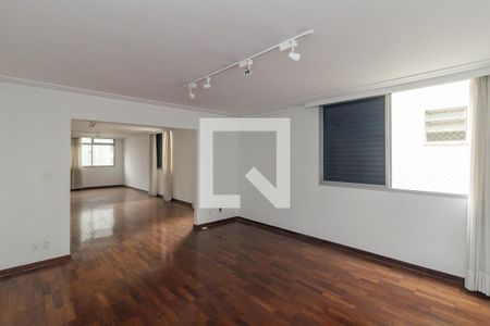 Sala de TV de apartamento para alugar com 4 quartos, 288m² em Higienópolis, São Paulo