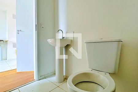 Banheiro de apartamento para alugar com 1 quarto, 27m² em Vila das Bandeiras, Guarulhos