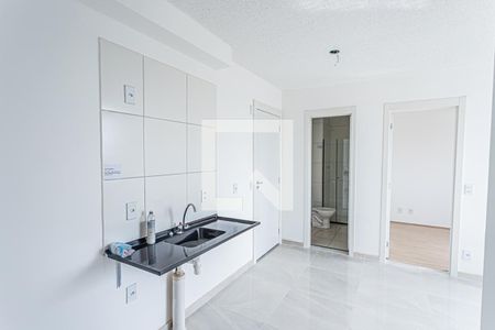 Sala, cozinha e área de serviço de apartamento para alugar com 2 quartos, 34m² em Vila Barreto, São Paulo