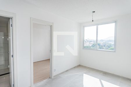 Sala, cozinha e área de serviço de apartamento para alugar com 2 quartos, 34m² em Vila Barreto, São Paulo