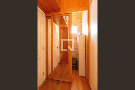 Casa à venda com 201m², 4 quartos e 4 vagas Casa à venda com 201m², 4 quartos e 4 vagasCloset da suíte 1