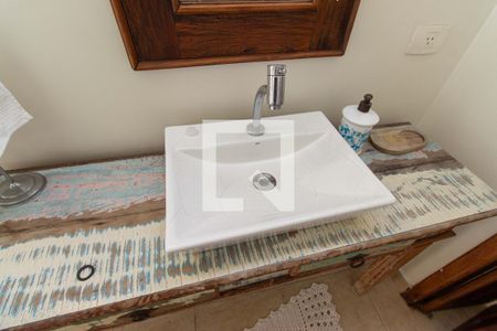 Casa à venda com 201m², 4 quartos e 4 vagas Casa à venda com 201m², 4 quartos e 4 vagasLavabo 2