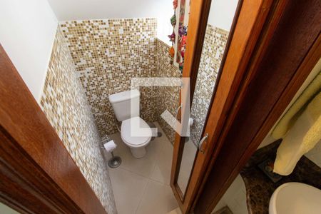 Casa à venda com 201m², 4 quartos e 4 vagas Casa à venda com 201m², 4 quartos e 4 vagasLavabo