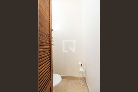 Casa à venda com 201m², 4 quartos e 4 vagas Casa à venda com 201m², 4 quartos e 4 vagasLavabo 2