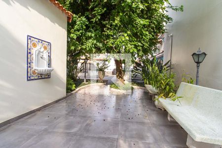 Casa à venda com 201m², 4 quartos e 4 vagas Casa à venda com 201m², 4 quartos e 4 vagasÁrea comum