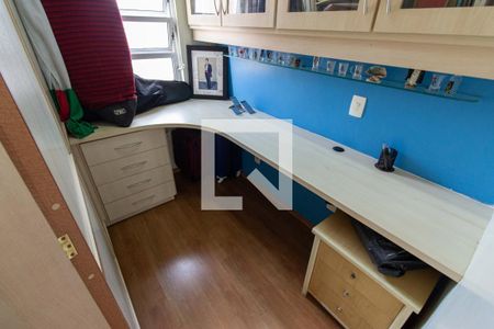 Casa à venda com 201m², 4 quartos e 4 vagas Casa à venda com 201m², 4 quartos e 4 vagasEscritório do quarto