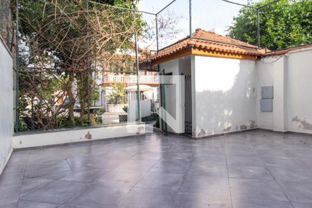 Casa à venda com 201m², 4 quartos e 4 vagas Casa à venda com 201m², 4 quartos e 4 vagasÁrea comum