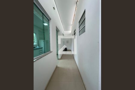 Corredor de kitnet/studio para alugar com 1 quarto, 20m² em Vila Butantã, São Paulo