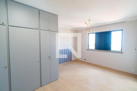 Suite de apartamento à venda com 3 quartos, 180m² em Vila Alexandria, São Paulo