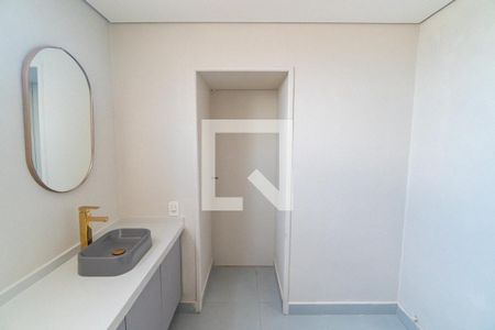 Banheiro da Suíte de apartamento à venda com 3 quartos, 180m² em Vila Alexandria, São Paulo