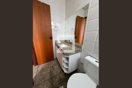 Banheiro da Suíte de apartamento à venda com 2 quartos, 100m² em Vale do Sereno, Nova Lima