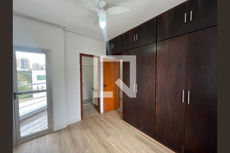 Suíte master com varanda de apartamento à venda com 2 quartos, 100m² em Vale do Sereno, Nova Lima