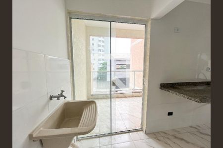 Cozinha e Área de Serviço de apartamento para alugar com 2 quartos, 40m² em São Domingos, São Paulo