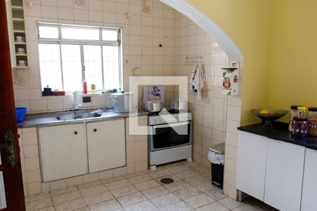 Casa à venda com 500m², 4 quartos e 2 vagas Casa à venda com 500m², 4 quartos e 2 vagasCozinha