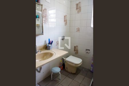 Casa à venda com 500m², 4 quartos e 2 vagas Casa à venda com 500m², 4 quartos e 2 vagasBanheiro