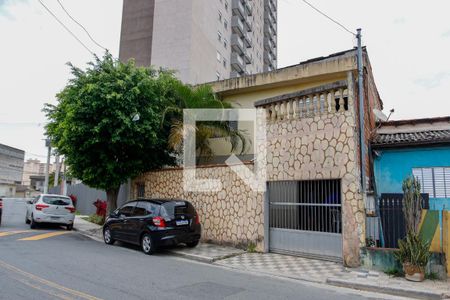 Casa à venda com 500m², 4 quartos e 2 vagas Casa à venda com 500m², 4 quartos e 2 vagasFachada