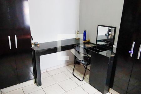 Casa à venda com 500m², 4 quartos e 2 vagas Casa à venda com 500m², 4 quartos e 2 vagasQuarto 2