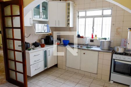 Casa à venda com 500m², 4 quartos e 2 vagas Casa à venda com 500m², 4 quartos e 2 vagasCozinha