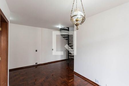 Apartamento para alugar com 120m², 2 quartos e 3 vagasSala