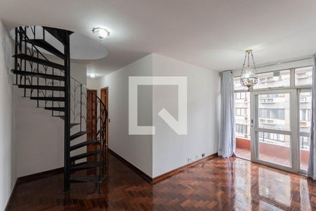 Apartamento para alugar com 120m², 2 quartos e 3 vagasSala