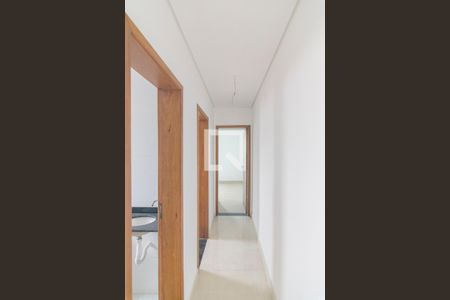 Corredor de apartamento à venda com 2 quartos, 55m² em Jardim das Maravilhas, Santo André