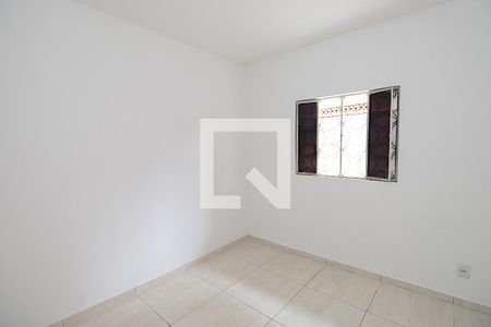 Quarto de casa para alugar com 1 quarto, 50m² em Marechal Hermes, Rio de Janeiro