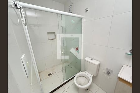 Banheiro de casa para alugar com 1 quarto, 50m² em Marechal Hermes, Rio de Janeiro