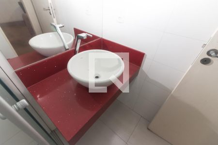 Banheiro de apartamento para alugar com 1 quarto, 38m² em  Asa Norte, Brasília