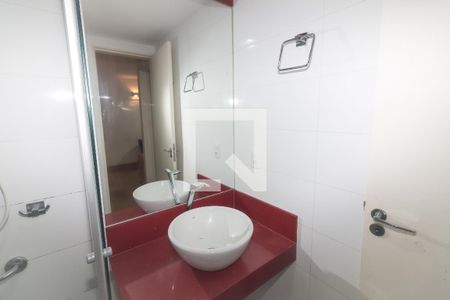 Banheiro de apartamento para alugar com 1 quarto, 38m² em  Asa Norte, Brasília