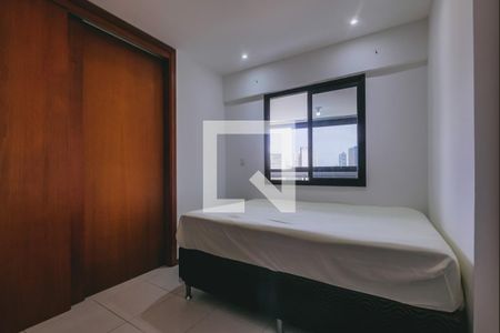 Quarto suite de apartamento para alugar com 1 quarto, 52m² em Caminho das Árvores, Salvador