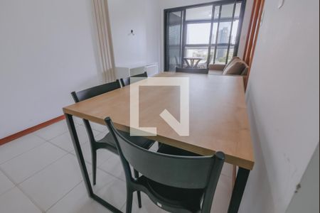 Sala de apartamento para alugar com 1 quarto, 52m² em Caminho das Árvores, Salvador