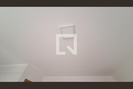 Detalhe da sala de apartamento para alugar com 1 quarto, 45m² em Nova Mirim, Praia Grande