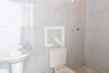 Banheiro de casa para alugar com 1 quarto, 50m² em Jardim Pinhal, Guarulhos