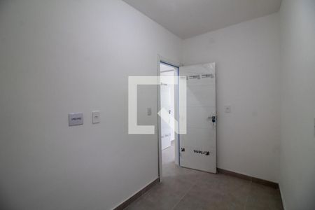 Quarto 1 de apartamento para alugar com 2 quartos, 40m² em Jardim Alfredo, São Paulo